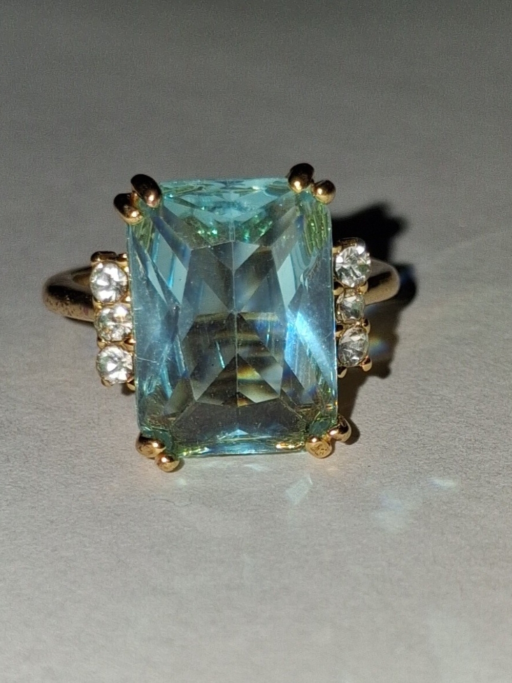 Yellow Gold Aquamarine Ring